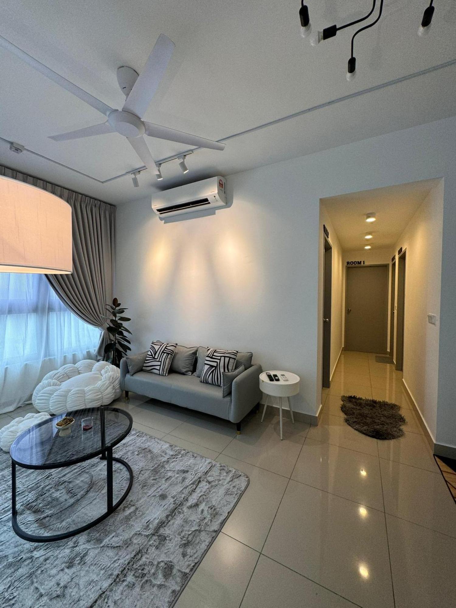 Hostel Roombnb Mvertica *