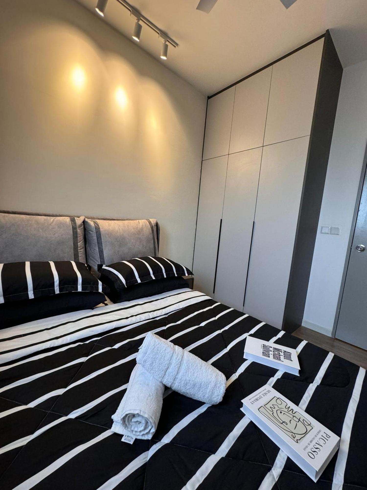 Roombnb Mvertica